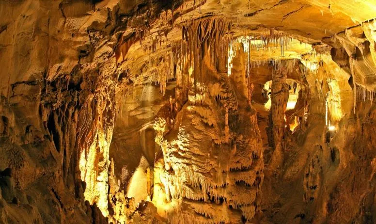 Image qui illustre: Grotte de Néron