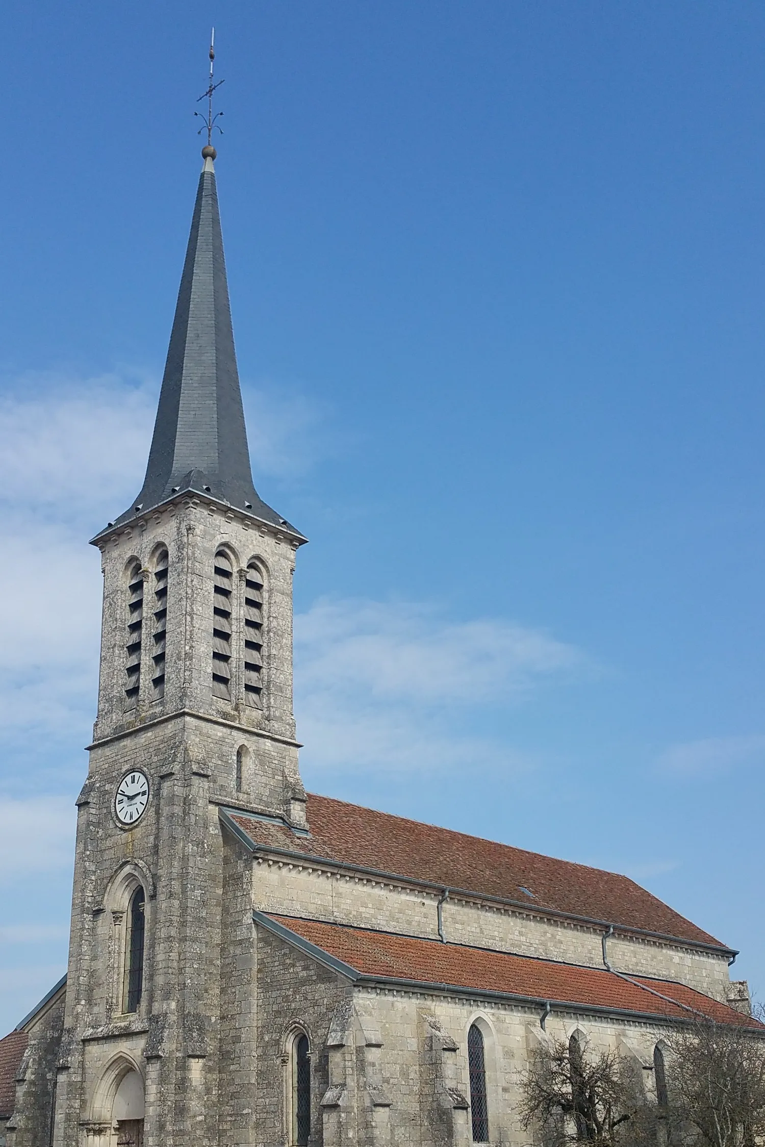 Image qui illustre: Eglise Saint-didier De Courcelles-en-montagne à Courcelles-en-Montagne - 0