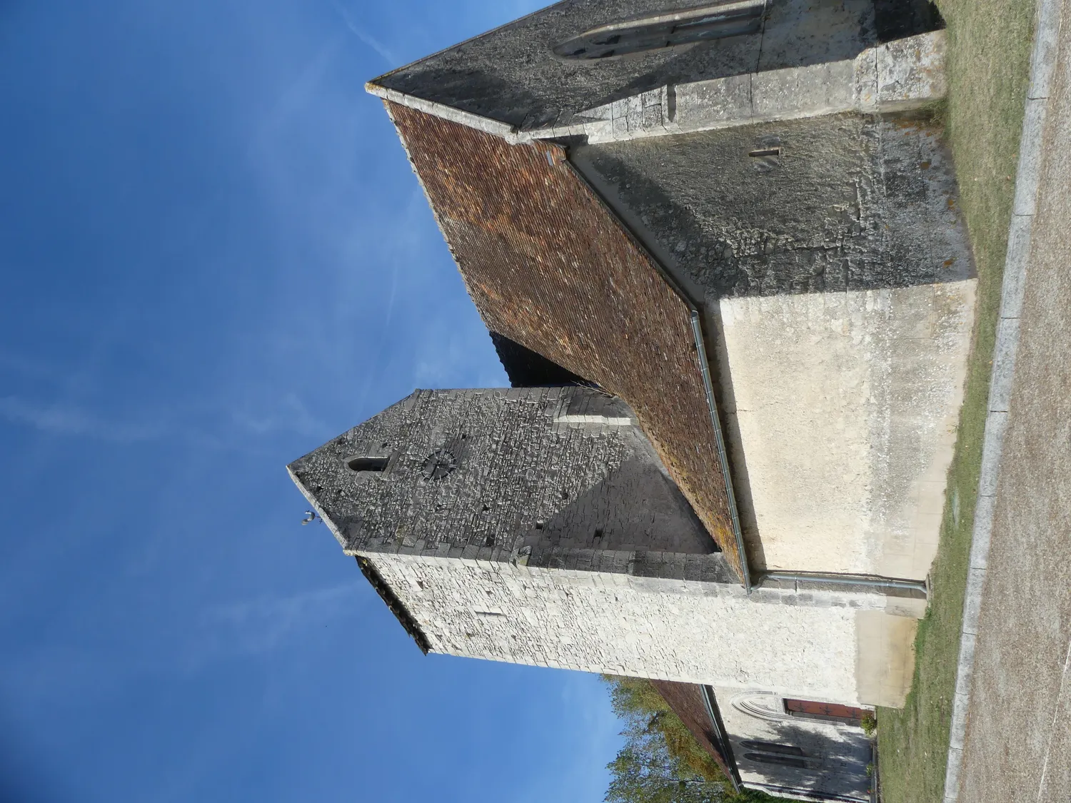 Image qui illustre: Eglise Saint Pierre Saint Longis - Saint Longis à Saint-Longis - 0