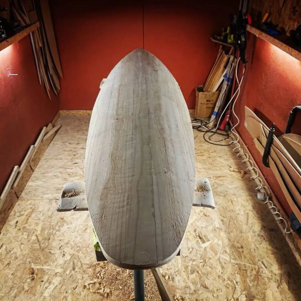 Image qui illustre: Créez votre planche de surf en bois (taille 6') - 2J à La Limouzinière - 2