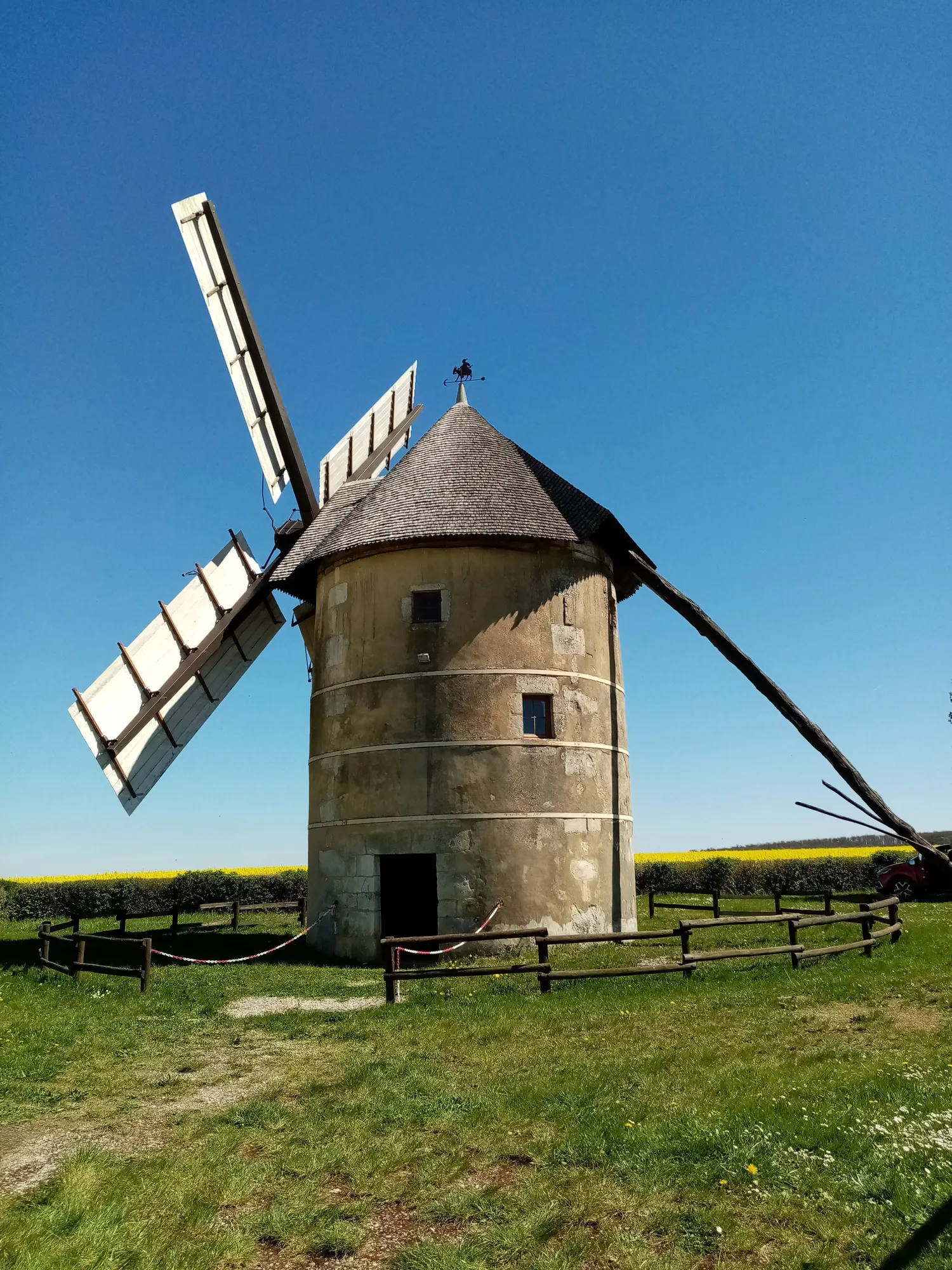 Image qui illustre: Visite guidée du moulin à vent de Migé à Migé - 0