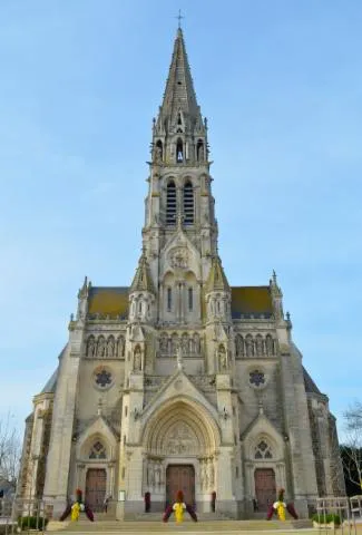 Image qui illustre: L’église Notre-dame De Sainte-pazanne