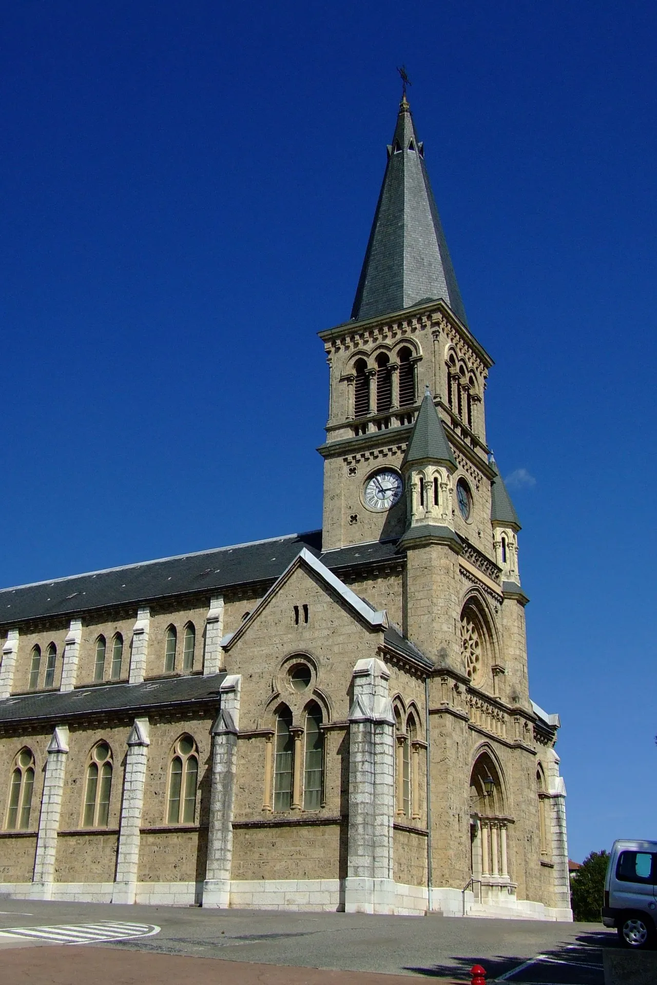 Image qui illustre: Eglise Saint-valère à Rives - 0