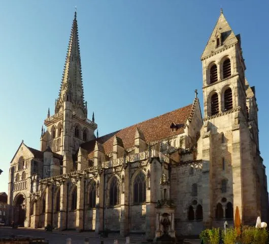 Image qui illustre: Cathédrale Saint-lazare