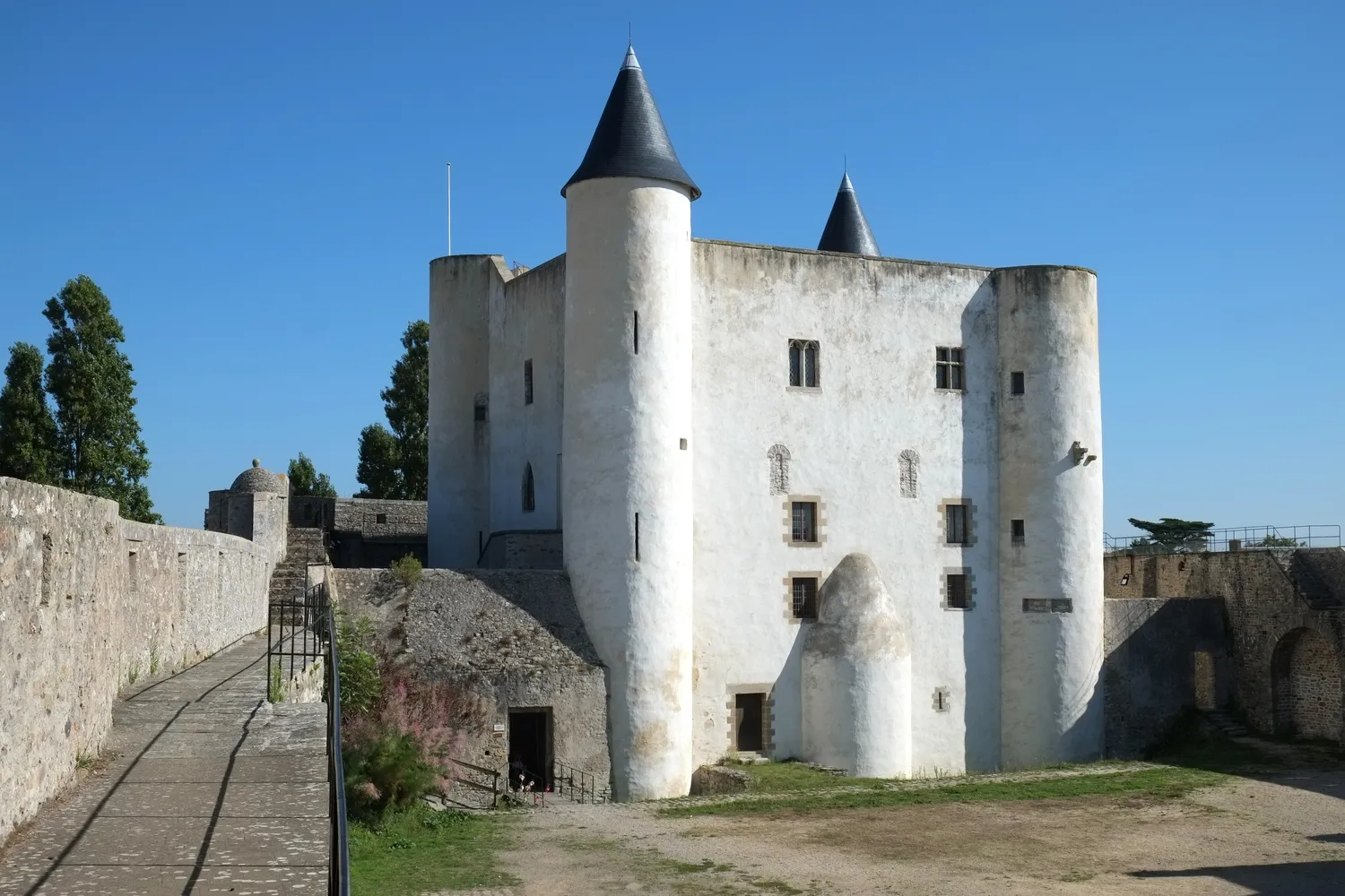 Image qui illustre: Château-musée de Noirmoutier à Noirmoutier-en-l'Île - 0