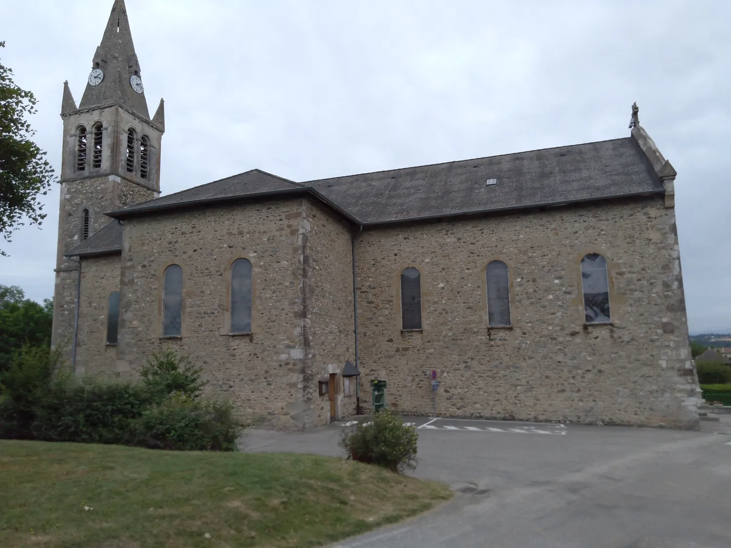 Image qui illustre: Eglise De Châteauvilain à Châteauvilain - 0