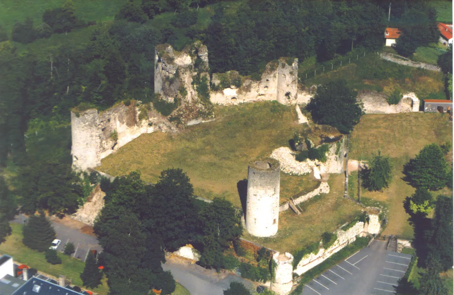 Image qui illustre: Château de Blâmont à Blâmont - 0