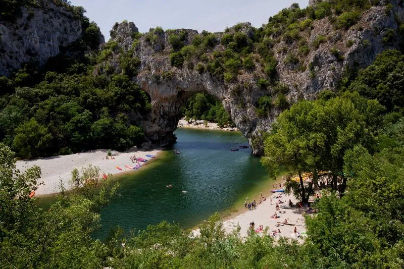 Image qui illustre: Réserve Naturelle Nationale des Gorges de l'Ardèche