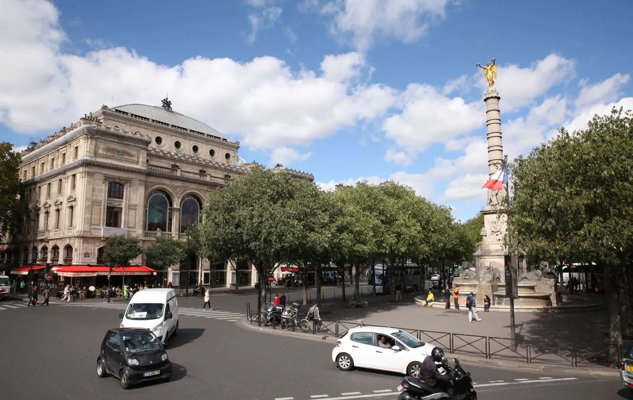 Image qui illustre: Place du Châtelet à Paris - 1