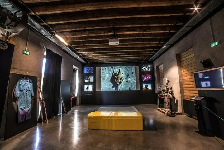 Image qui illustre: Visite de l'exposition sur le cinéma de montagne et réalité virtuelle