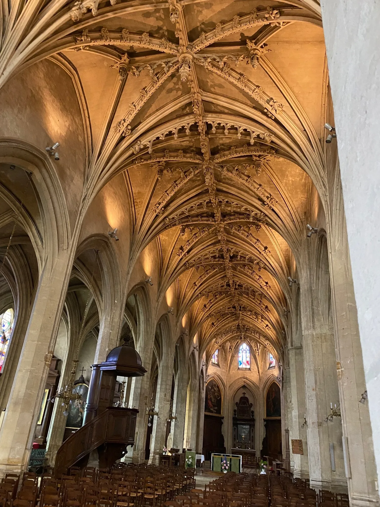 Image qui illustre: Visite libre de l'église Notre-Dame de Mortagne-au-Perche à Mortagne-au-Perche - 0