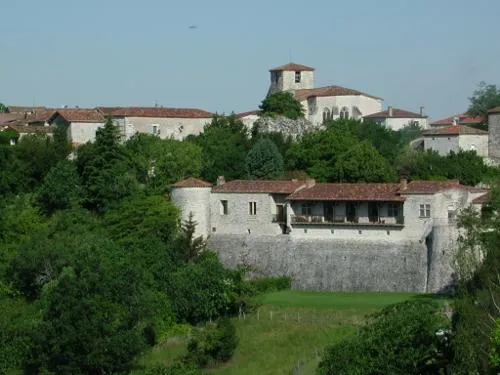 Image qui illustre: Pujols, Parmi "les Plus Beaux Villages De France"