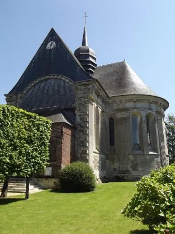 Image qui illustre: Eglise Saint Pierre Et Saint Paul