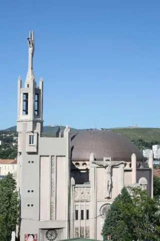 Image qui illustre: Eglise Saint-louis