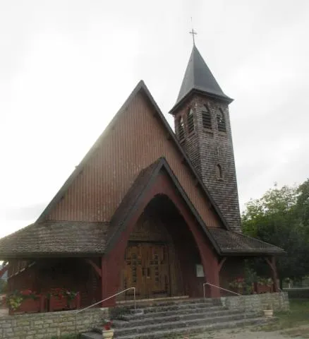 Image qui illustre: Eglise En Bois De Lavancia