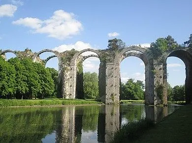 Image qui illustre: Aqueduc de Maintenon