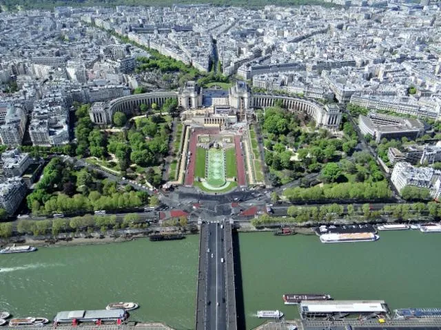 Image qui illustre: Jardins du Trocadéro