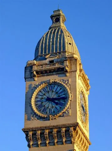 Image qui illustre: Tour de l'horloge de la gare de Lyon