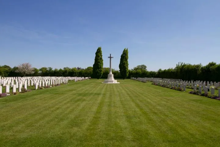 Image qui illustre: Cimetière Militaire Britannique