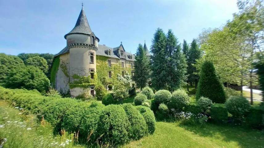 Image qui illustre: Château De Bessonies