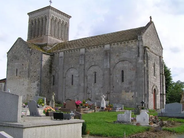 Image qui illustre: Église Saint-Pierre de Passirac