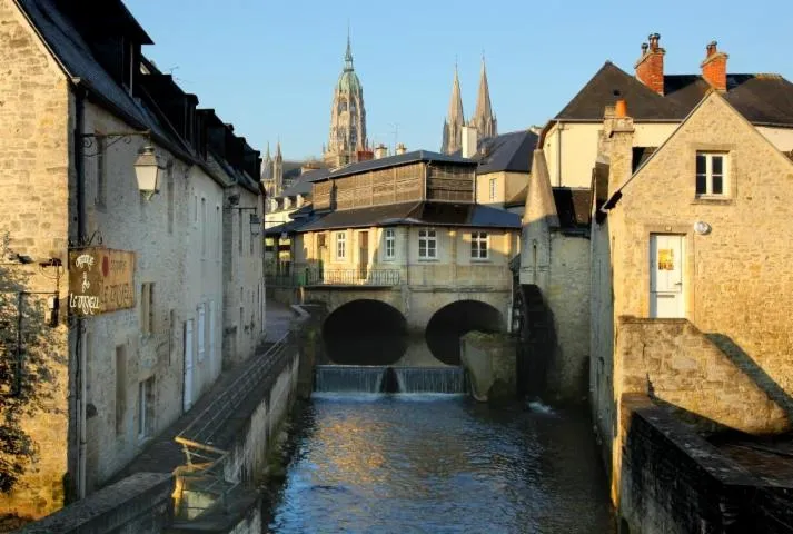 Image qui illustre: Vieux Bayeux