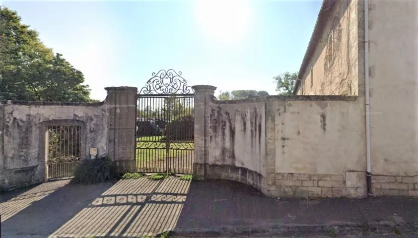 Image qui illustre: Vieux château d'Arracourt