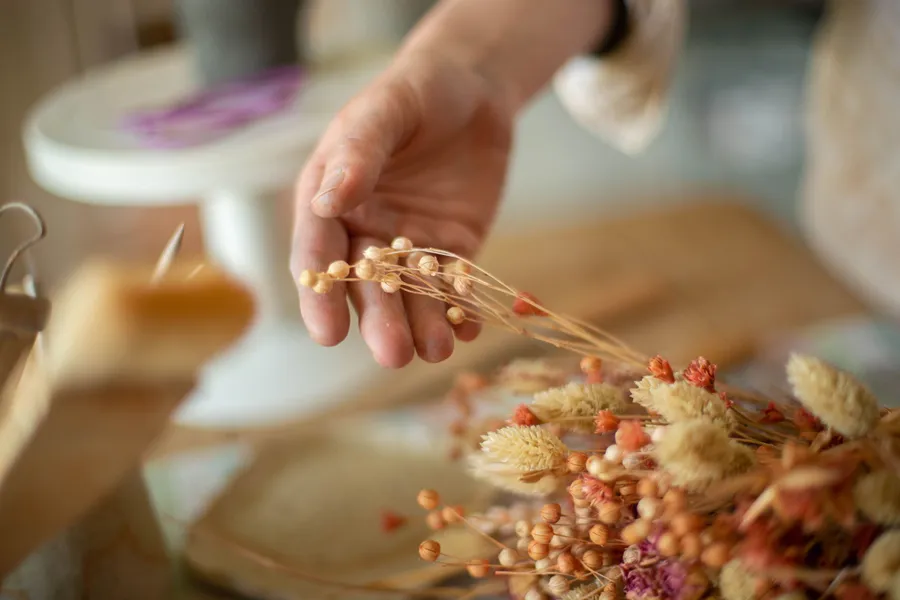 Image du carousel qui illustre: Modelez vos assiettes aux empreintes végétales à Dijon