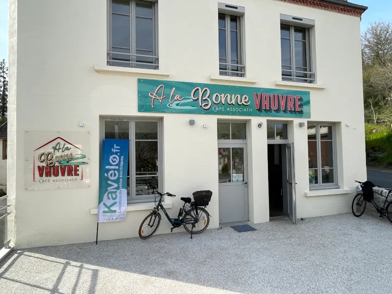 Image du carousel qui illustre: Location De Vélos À Assistance Électrique à Crozon-sur-Vauvre