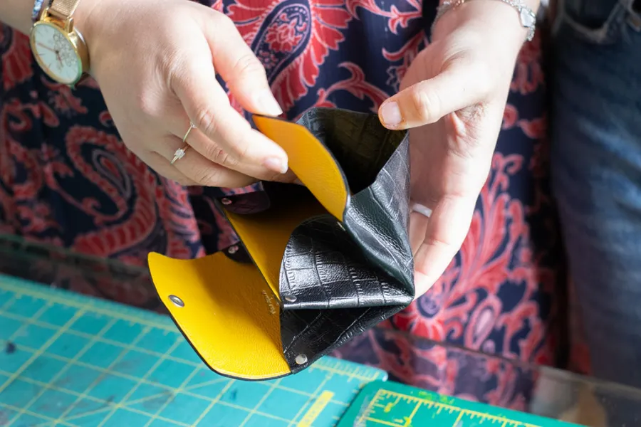 Image du carousel qui illustre: Créez votre porte-monnaie en cuir à Paris