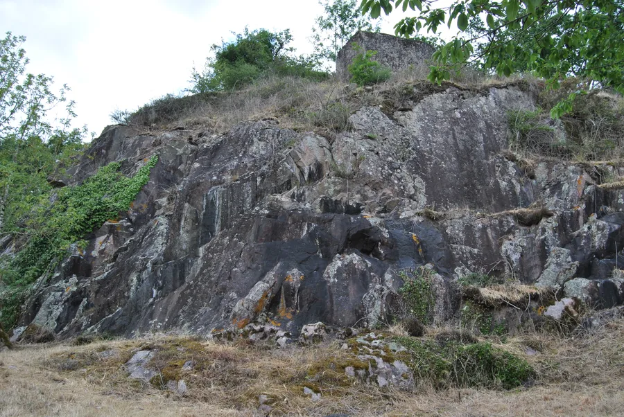 Image du carousel qui illustre: La pierre fade et panorama  à Availles-Limouzine
