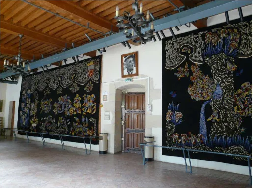 Image du carousel qui illustre: Venez découvrir les tapisseries dans la Salle Jean Lurçat de l'Hôtel de Ville ! à Rocamadour