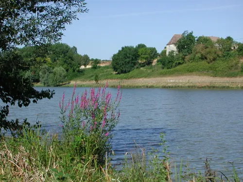 Image du carousel qui illustre: Autour Des Lacs De L'escourroux Entre Lot-et-garonne Et Dordogne à Soumensac