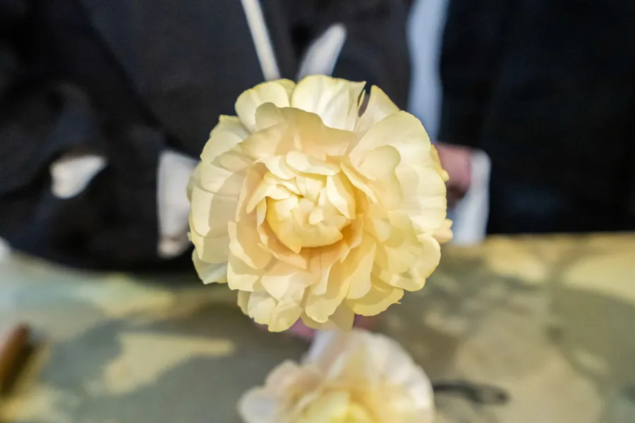 Image du carousel qui illustre: Composez votre bouquet de fleurs fraîches de saison à Paris