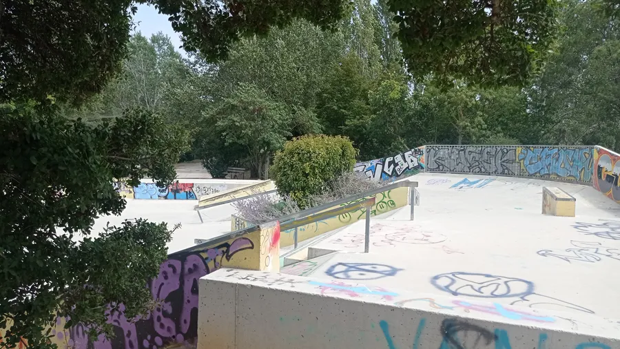 Image du carousel qui illustre: Skate Park Du Parc Du Gour à Martigues