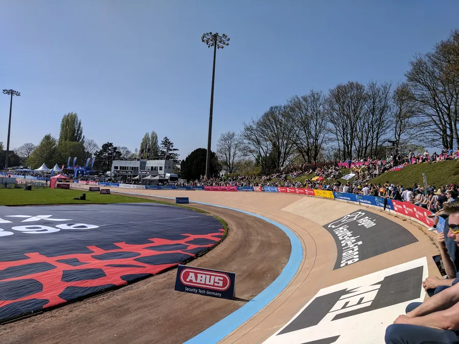 Image du carousel qui illustre: Vélodrome André Pétrieux à Roubaix