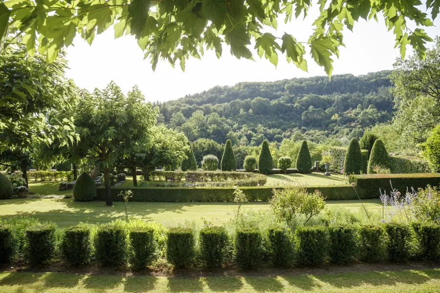 Image du carousel qui illustre: Un jardin inscrit dans son site à Le Lardin-Saint-Lazare