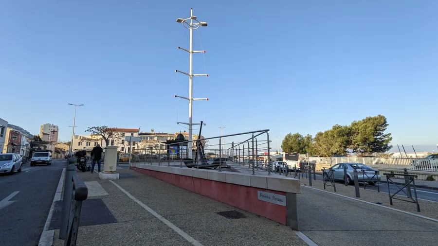 Image du carousel qui illustre: Balade entre mer et terre à la Pointe-Rouge à Marseille