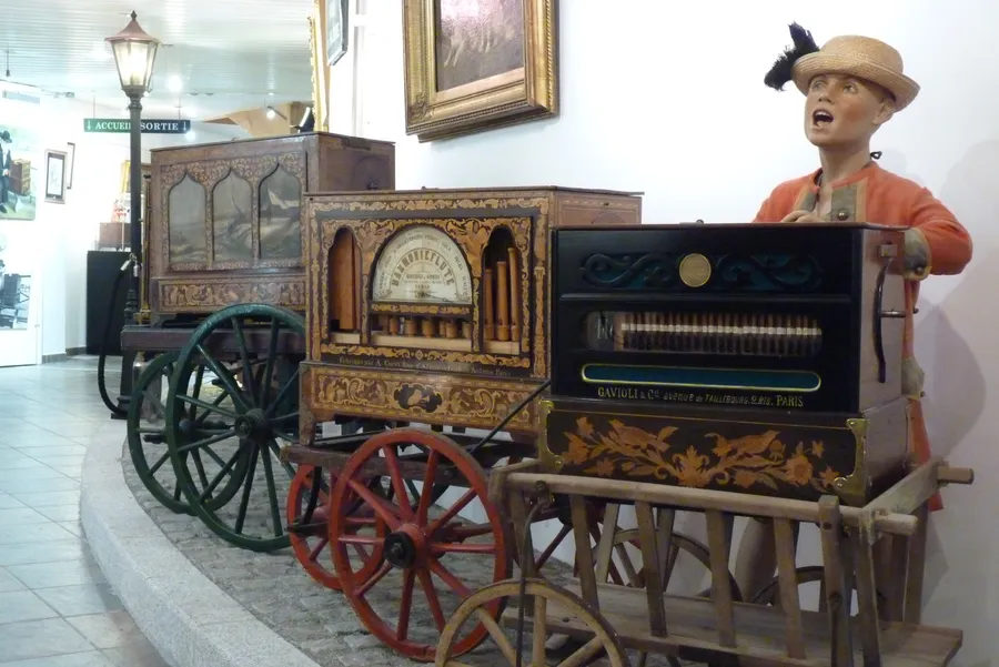 Image du carousel qui illustre: Visite guidée et animée du Musée de la musique mécanique à Les Gets