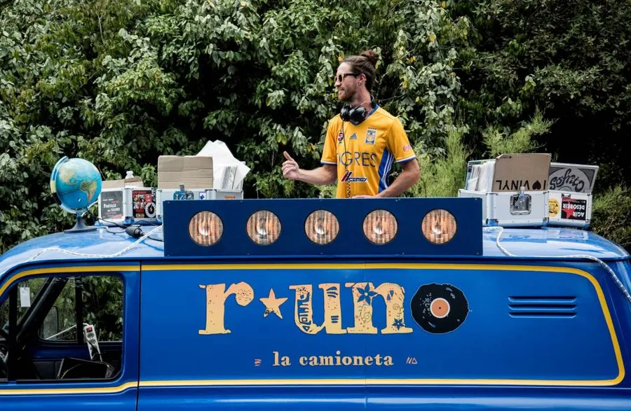 Image du carousel qui illustre: Concert : Runo La Camionetta à Frossay