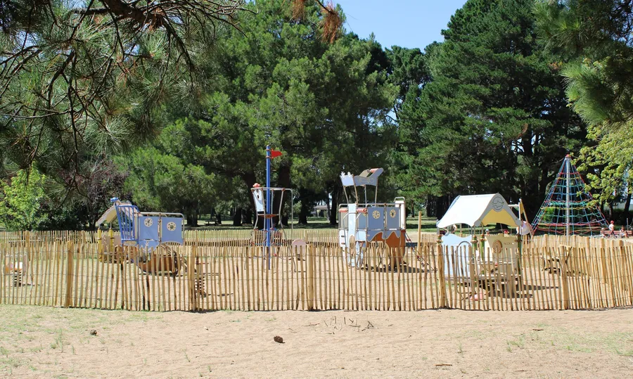Image du carousel qui illustre: Aire De Jeux Paimboeuf à Paimbœuf