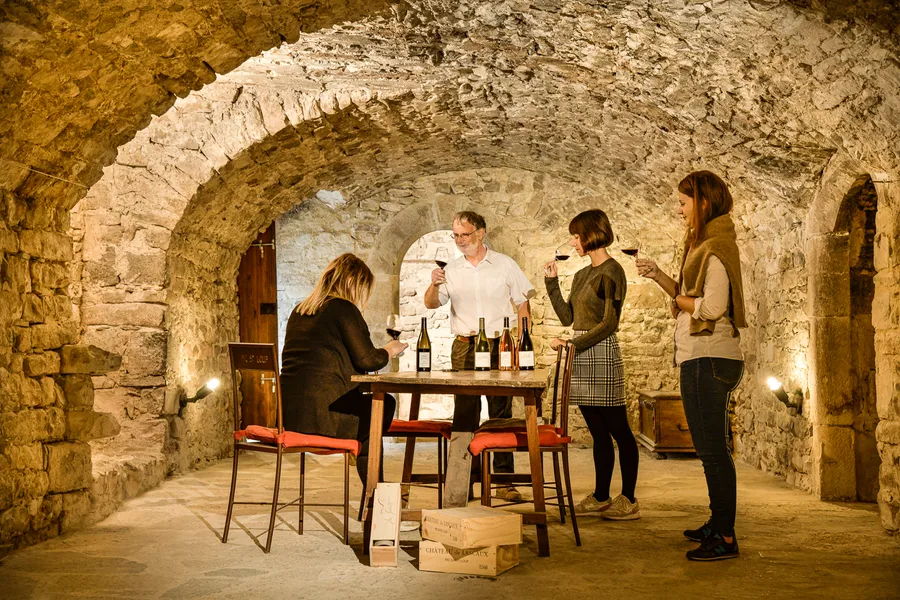 Image du carousel qui illustre: Visite Complète Guidée Du Domaine - Château De Lascaux à Vacquières