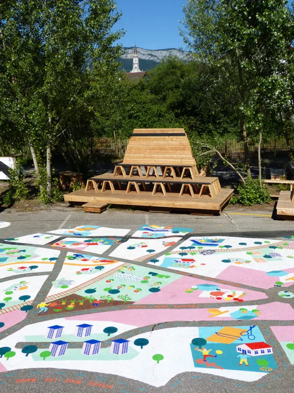 Image du carousel qui illustre: Fresque de la Friche des rails à Annecy