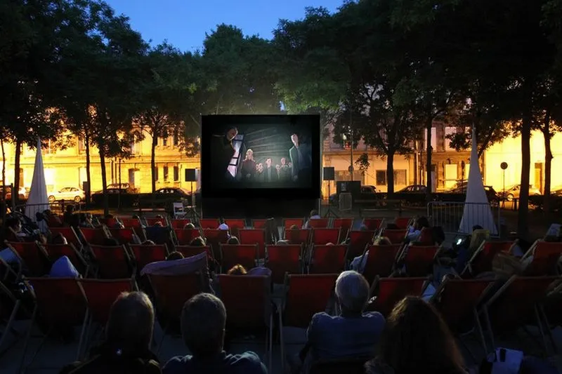 Image du carousel qui illustre: Cinéma en plein air à Sanguinet à Sanguinet