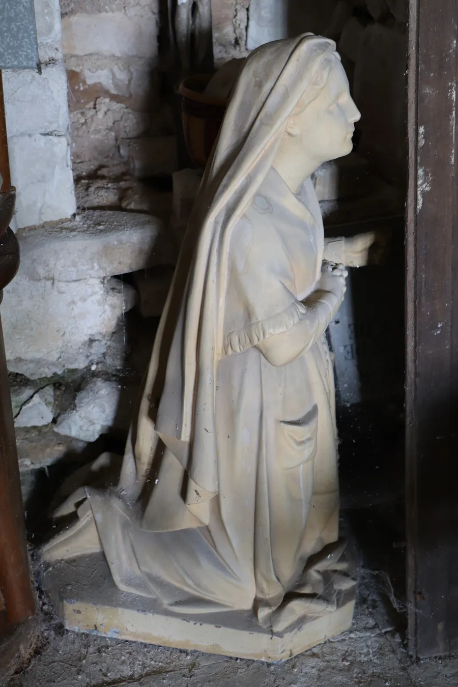 Image du carousel qui illustre: Découvrez  exceptionnellement des objets religieux d'une église à Isle-Aumont