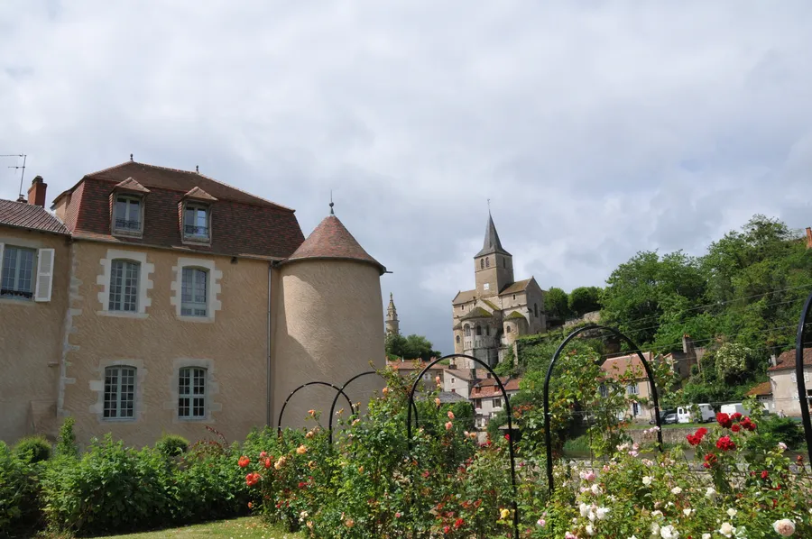 Image du carousel qui illustre: La Sénéchaussée et le vieux palais   à Montmorillon