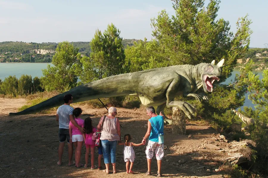 Image du carousel qui illustre: Dinosaur'istres à Istres