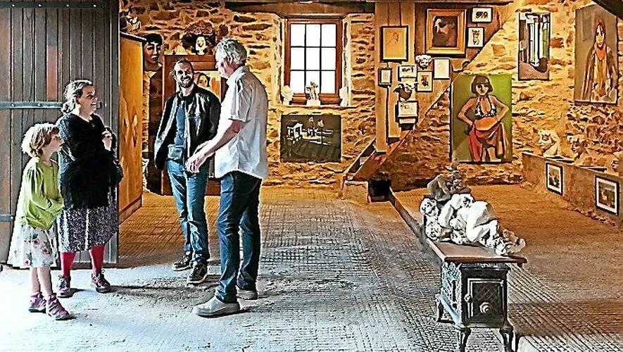 Image du carousel qui illustre: Autour de l'exposition de l'artiste peintre Patrick Noppe :  À corps de muses à Sauveterre-de-Rouergue