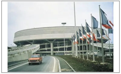 Image du carousel qui illustre: Exposition photos du terminal 1 de l'aéroport Paris-Charles de Gaulle à Tremblay-en-France