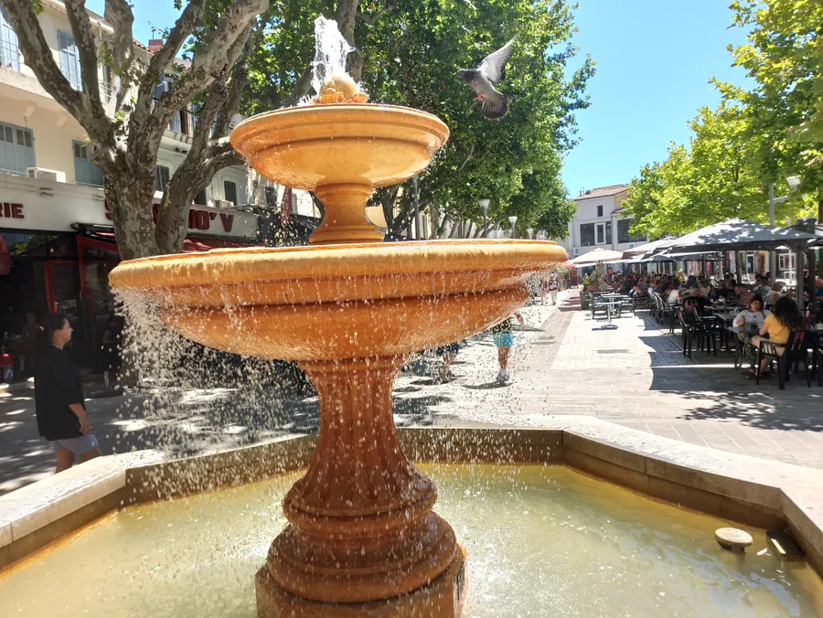 Image du carousel qui illustre: Parcours D'eau En Centre-ville à Martigues